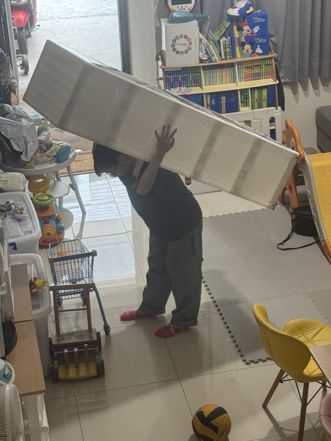 室內搬運大型家具